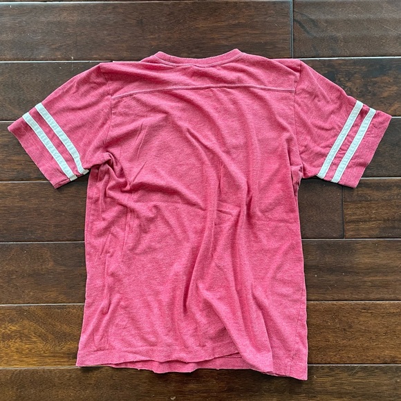 Dieu et mon droit, ("God and my right"), Red T-Shirt with White Stripes by ACE - Picture 6 of 8